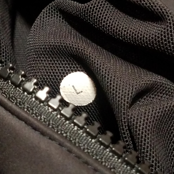 FLAWED Lululemon's Mens Black Jacket Large - Picture 13 of 13